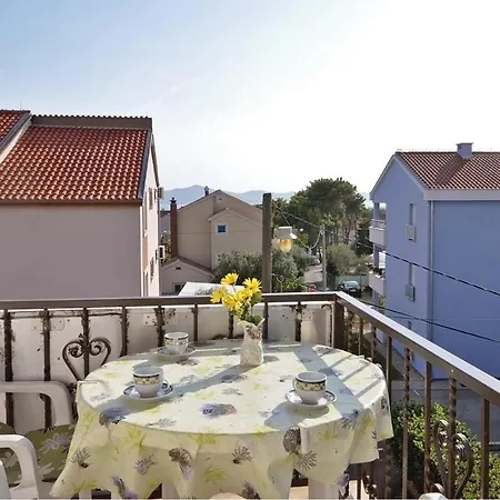 Pet Friendly In With Kitchen Apartmán