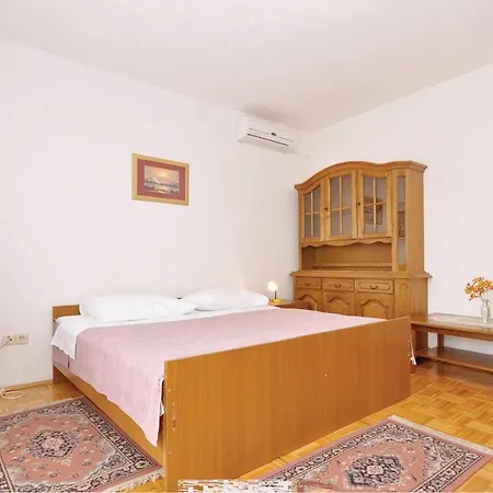 Pet Friendly Apartment In Zadar With Kitchen Zadar