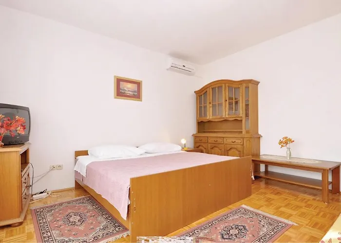 Pet Friendly In With Kitchen Zadar