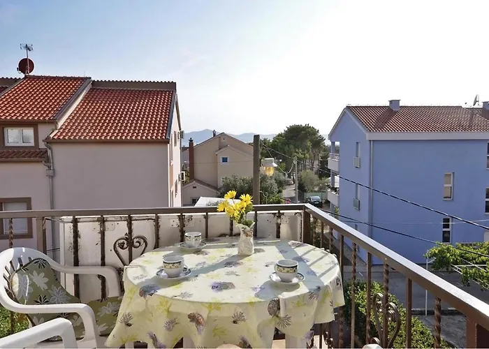 Pet Friendly In With Kitchen Lejlighed